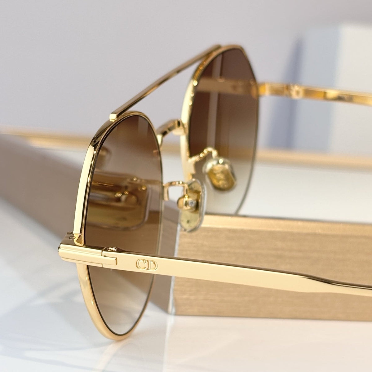 D**R Round Sunglasses | Gold Double-Bridge Metal Frame & Brown Gradient Lenses