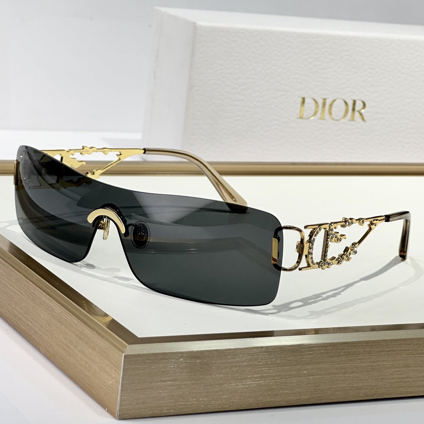 D**R DiorDiamond R1I Round Sunglasses | Black Acetate Frame, Yellow Lenses, Diamond Rivet Detail | Multiple Colors（副本）