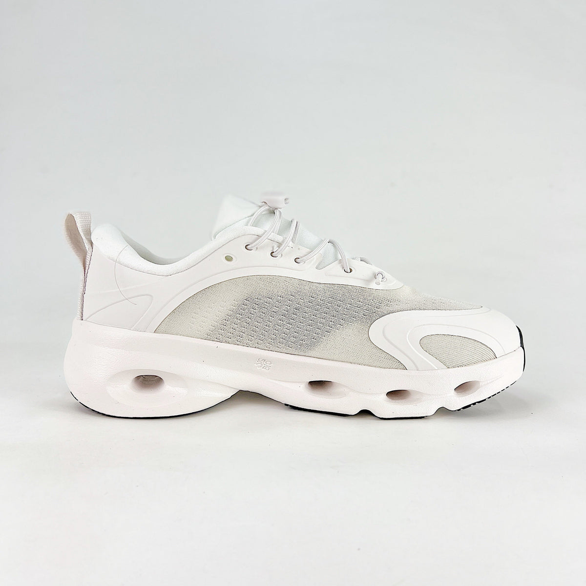 Loewe × On Cloudsolo – Unisex Lightweight Breathable Luxury Collaborative Running Shoes | White & Pearl Gray