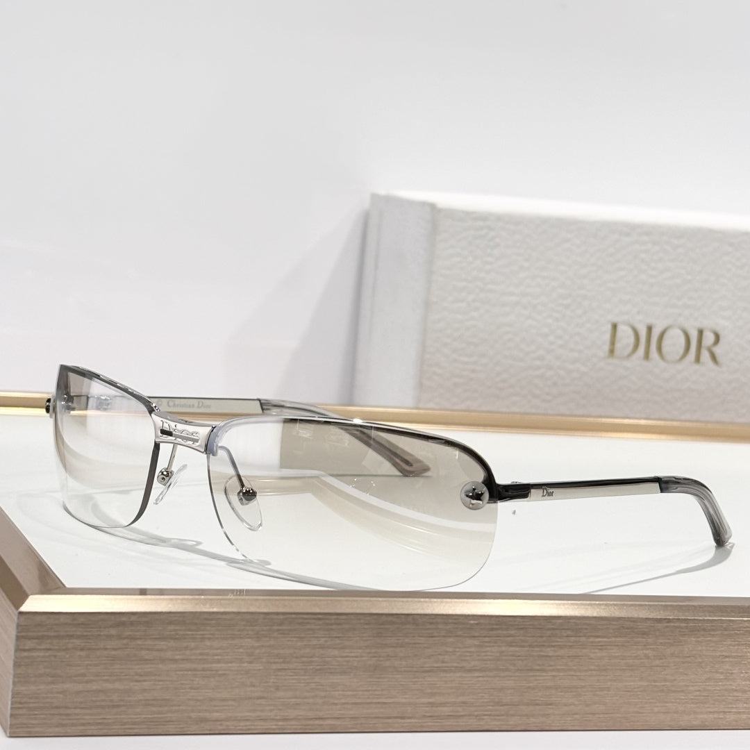 D**R Rimless Sunglasses | Silver Metal Frame, Elongated Rectangle Lens & Clear Gradient Tint | Multiple Colors