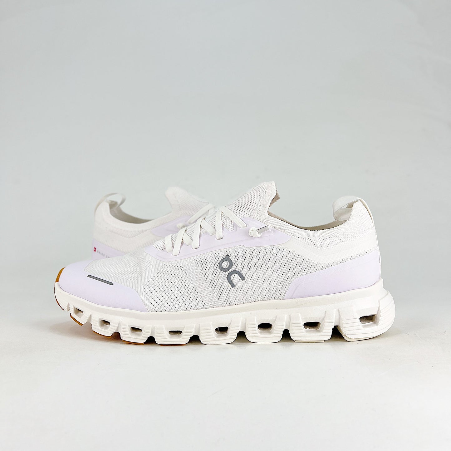 On Running Cloud 6 Versa – All White & Gum Unisex Lifestyle Running Shoes