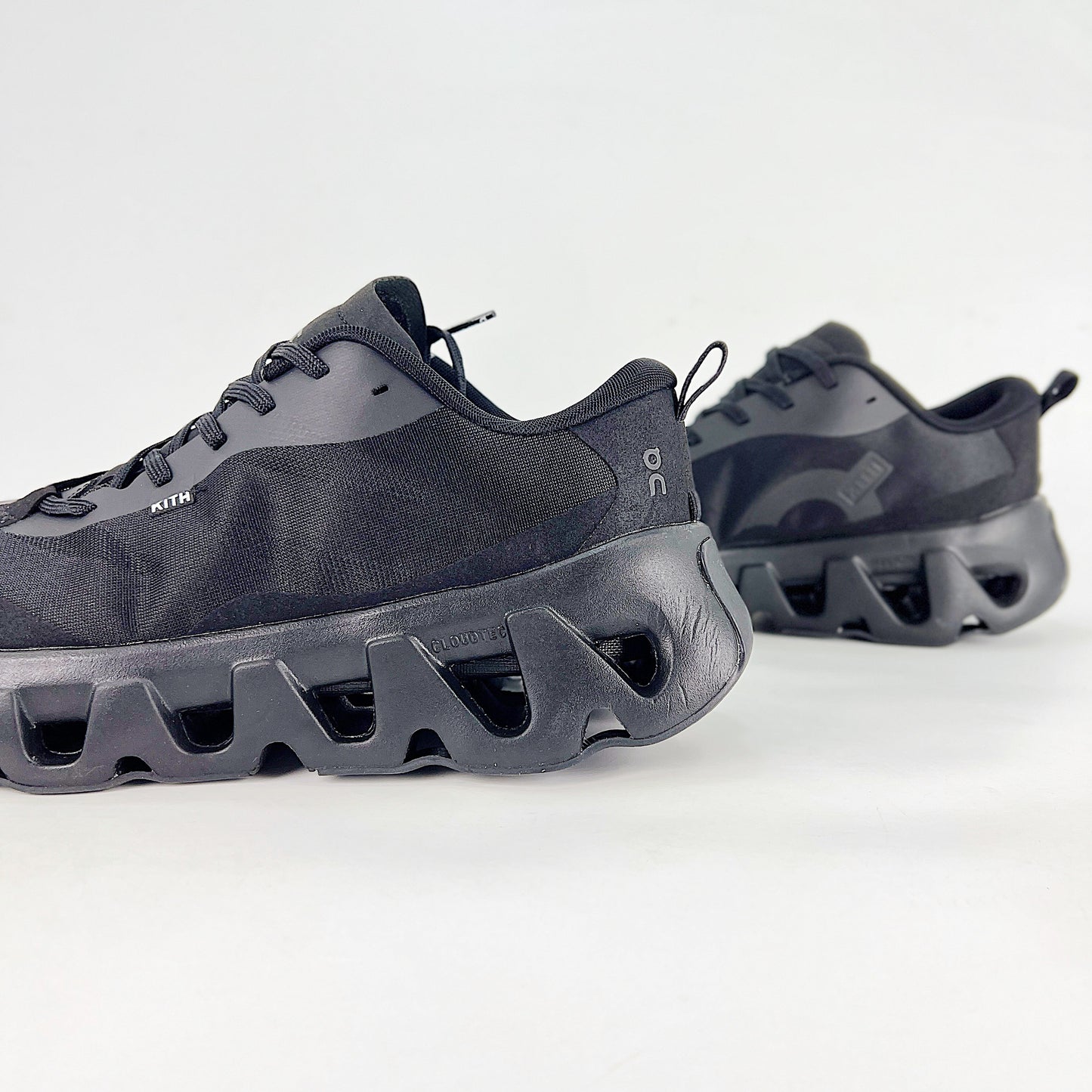 On x Kith Cloudswift – Triple Black Unisex Premium Collaboration Lifestyle Sneakers
