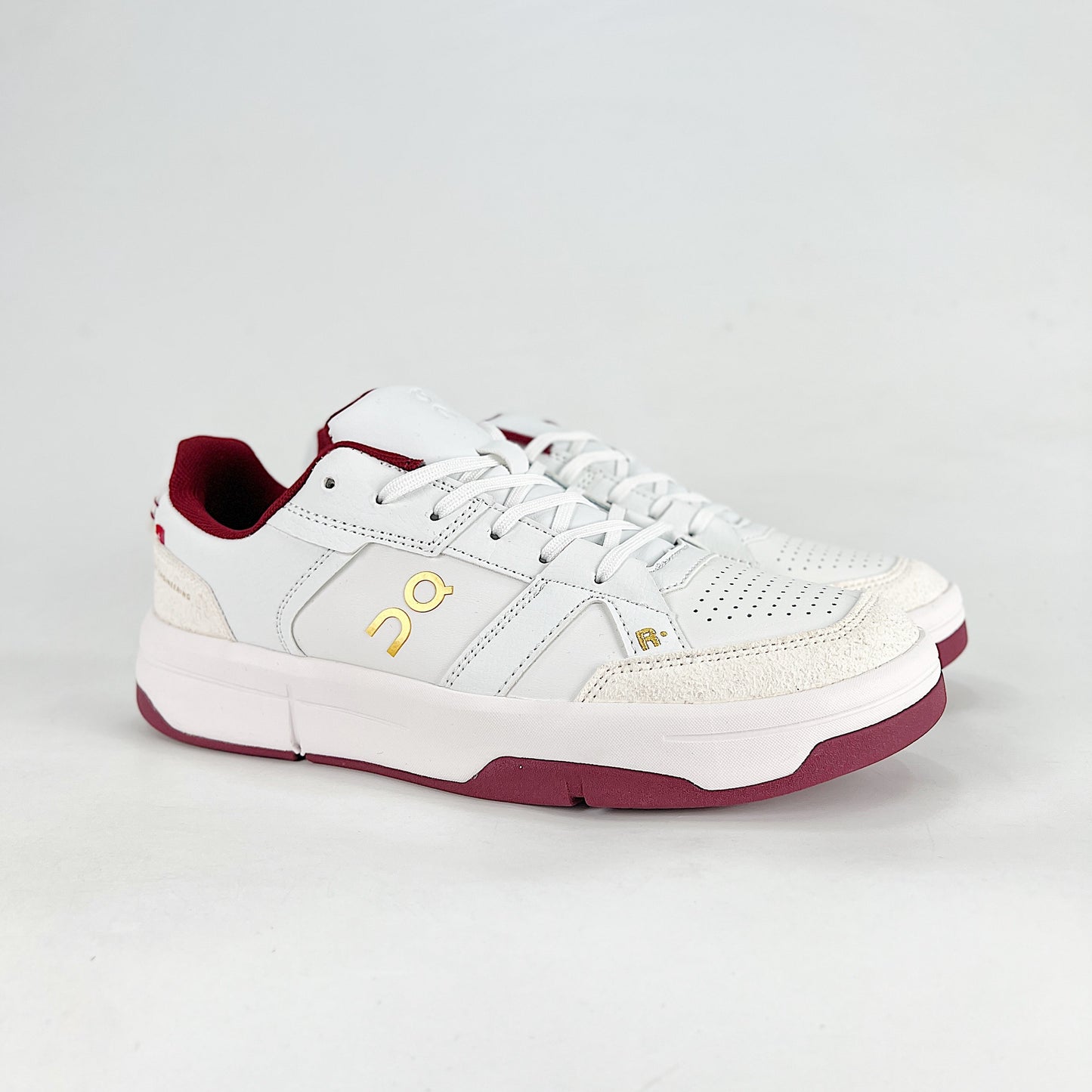 On The Roger Advantage – Triple White Unisex Premium Leather Retro Tennis Lifestyle Sneakers（副本）