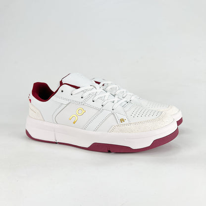 On The Roger Advantage – Triple White Unisex Premium Leather Retro Tennis Lifestyle Sneakers
