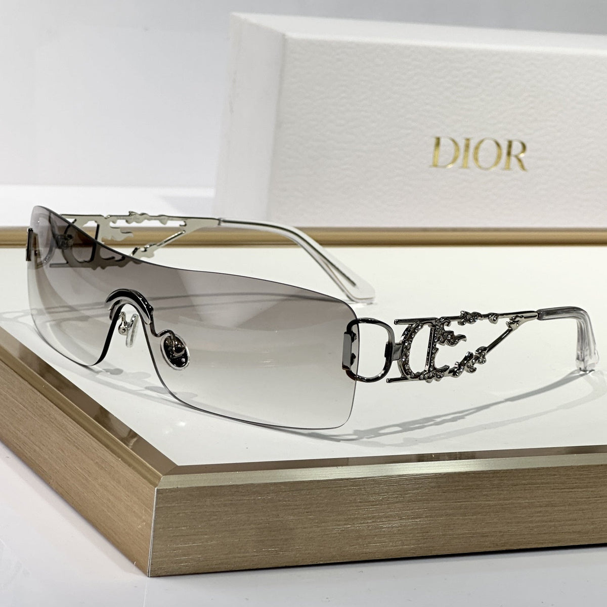 D**R DiorDiamond R1I Round Sunglasses | Black Acetate Frame, Yellow Lenses, Diamond Rivet Detail | Multiple Colors（副本）