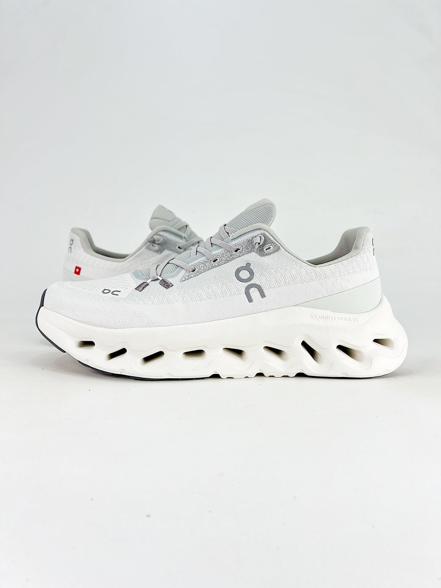 On Running Cloudeclipse – Grey & Navy Blue Unisex High-Performance Road Running Shoes