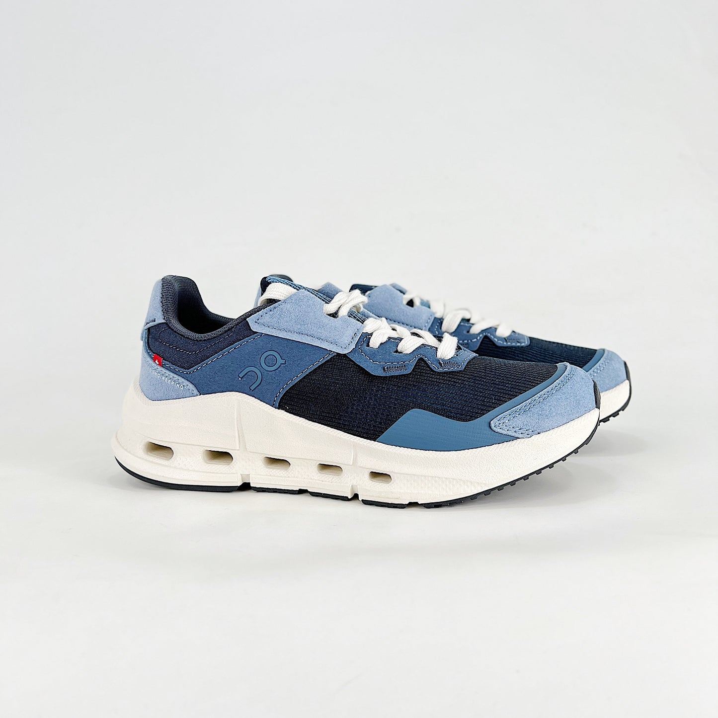 On Cloudnova Form – Navy Blue & Steel Blue Unisex Retro-Inspired Lightweight Lifestyle Sneakers