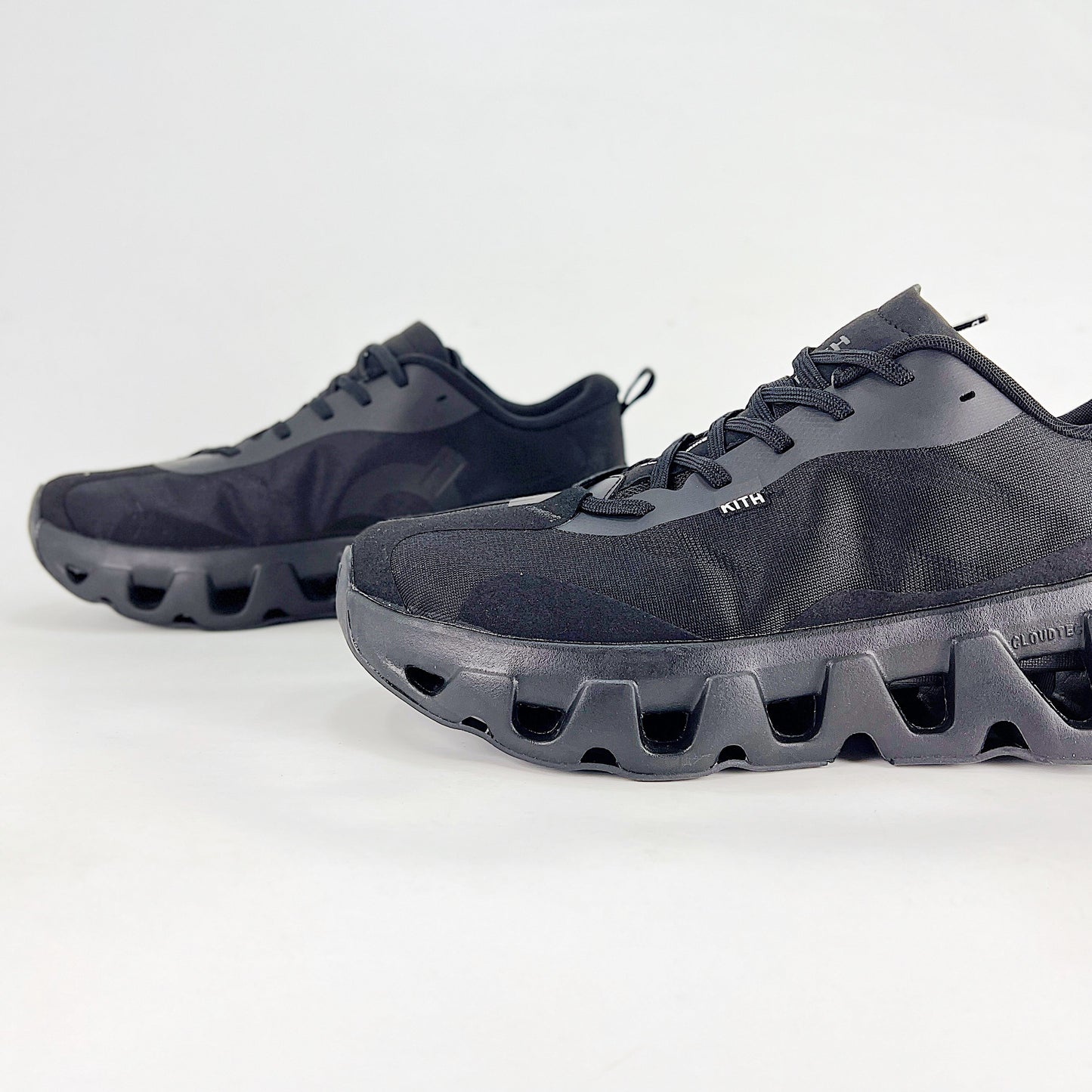 On x Kith Cloudswift – Triple Black Unisex Premium Collaboration Lifestyle Sneakers