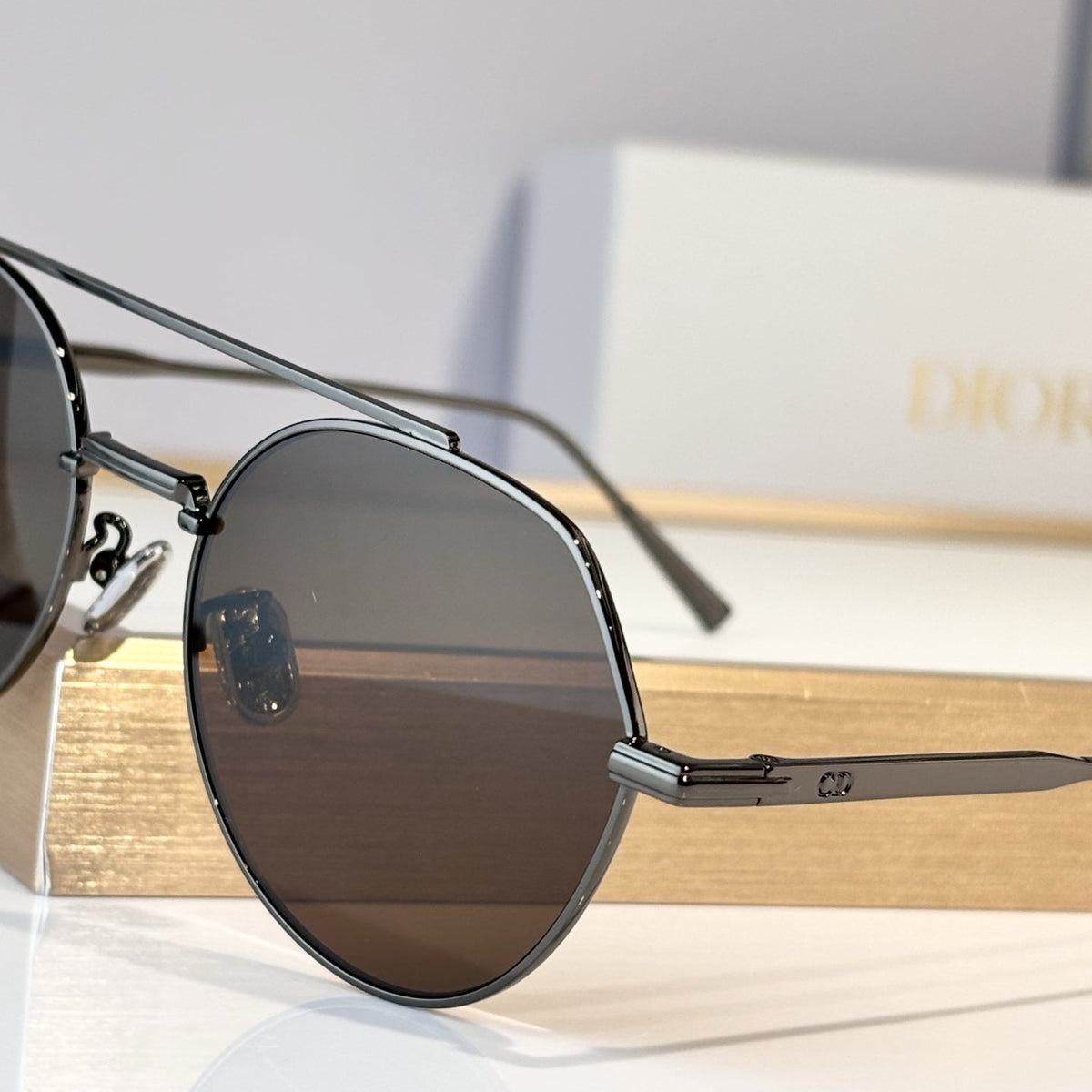D**R Round Sunglasses | Gunmetal Double-Bridge Metal Frame & Brown Gradient Lenses