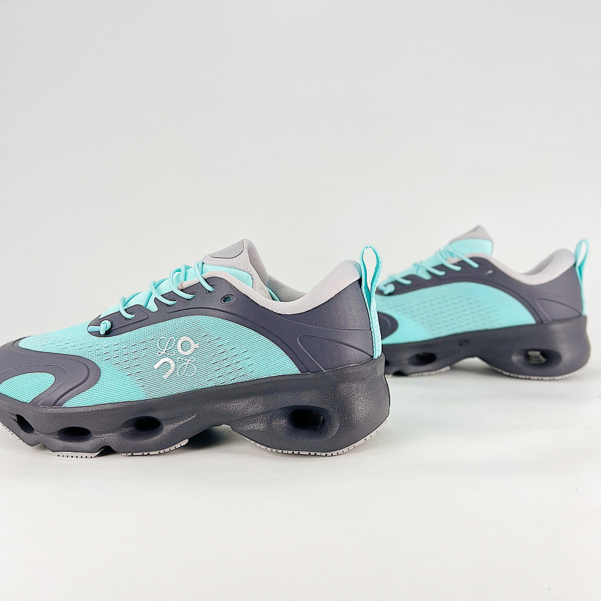 Loewe × On Cloudsolo – Unisex Lightweight Breathable Luxury Collaborative Running Shoes | Aqua Mint & Charcoal