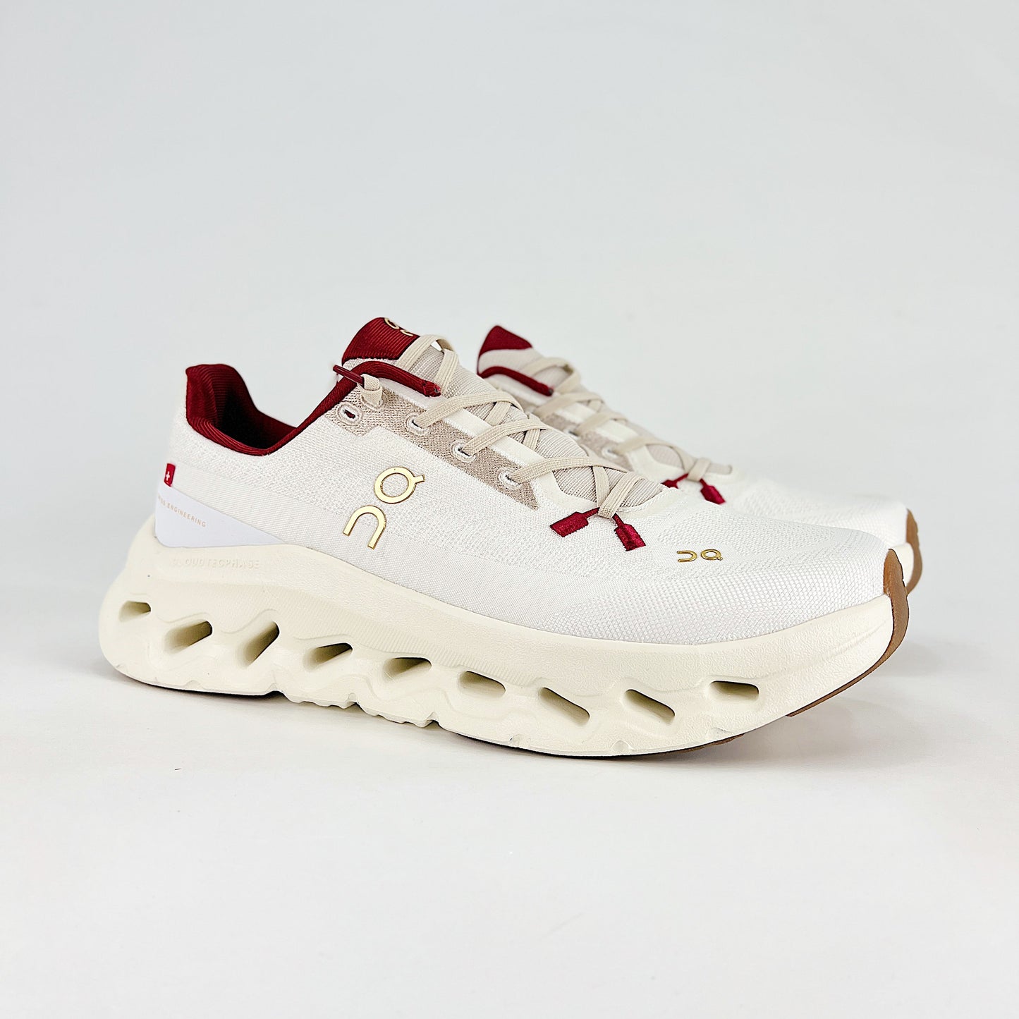 On Running Cloudeclipse – Ivory & Crimson Red Unisex High-Performance Road Running Shoes